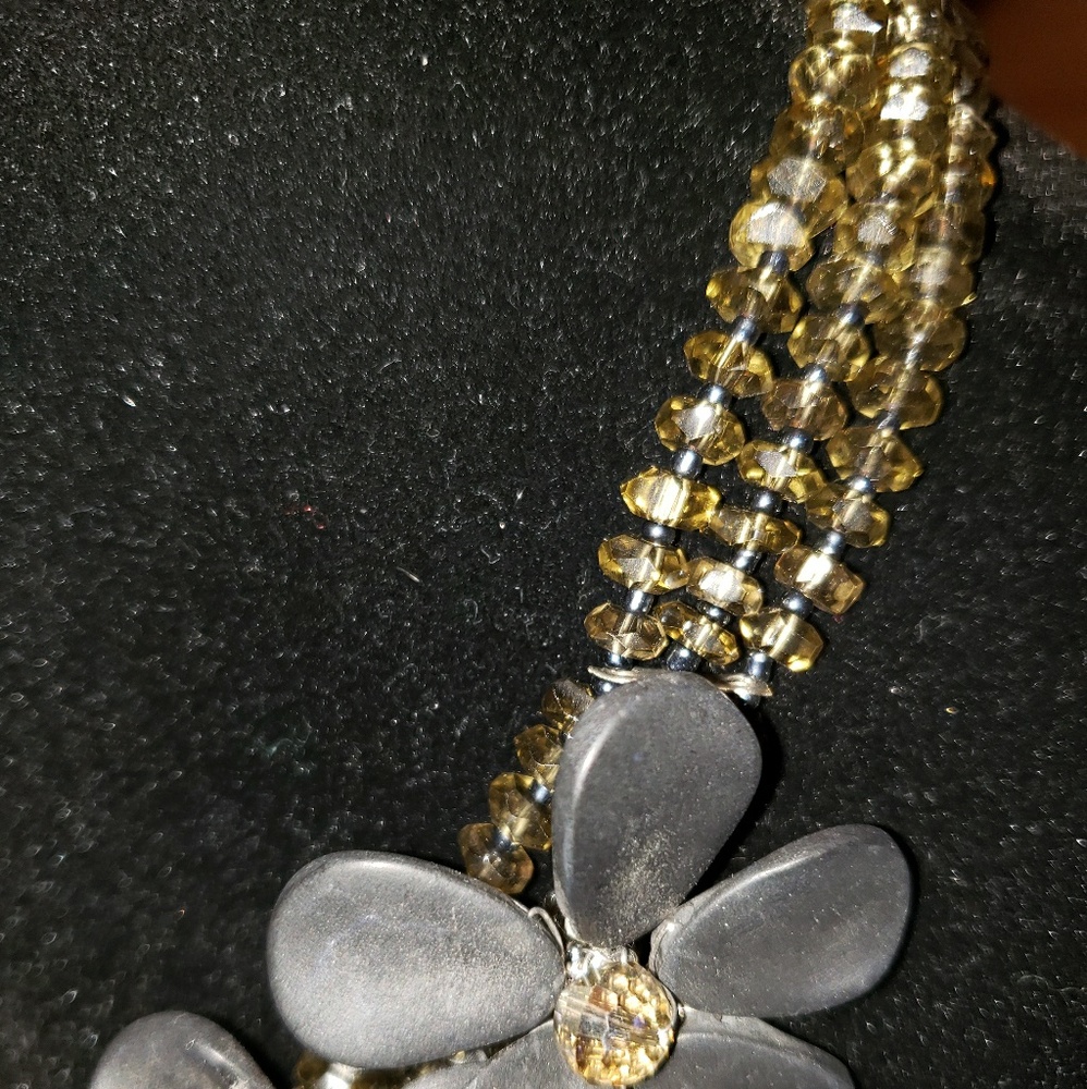 Nakamol Black flower necklace - Picture 3 of 4